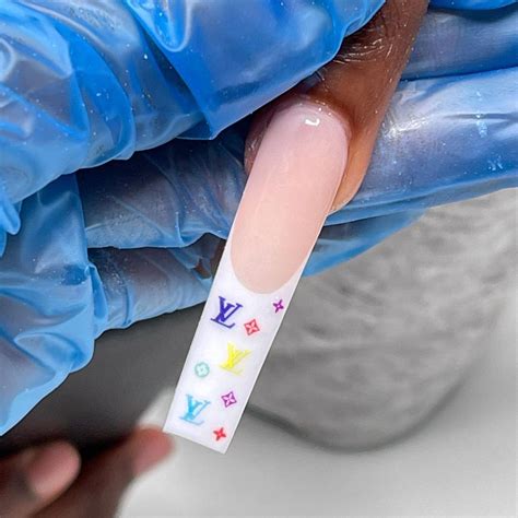 lv nails surrey